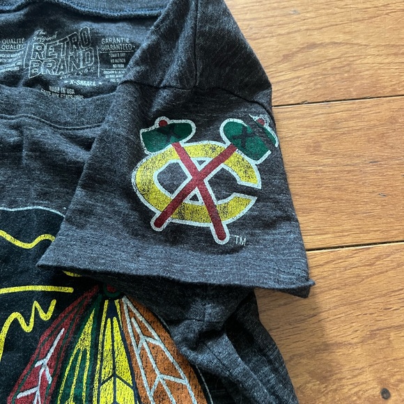 Women’s Chicago Blackhawks Tshirt - Picture 4 of 5